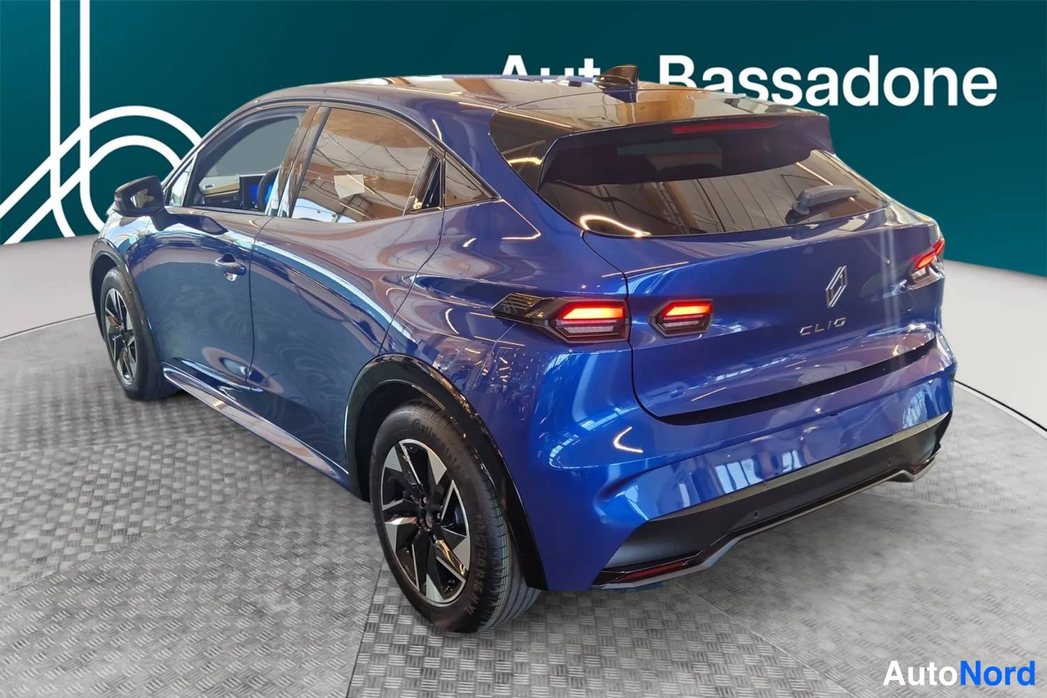 Sininen Renault Clio 2026, takaviisto, kuva 8