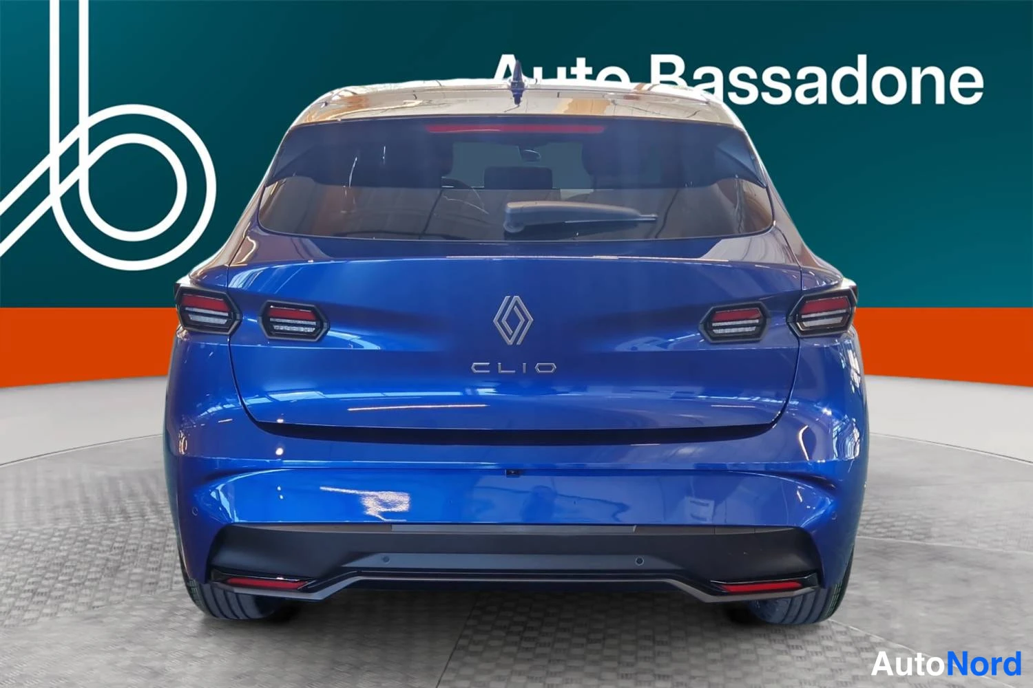 Sininen Renault Clio 2026, takaa, kuva 11