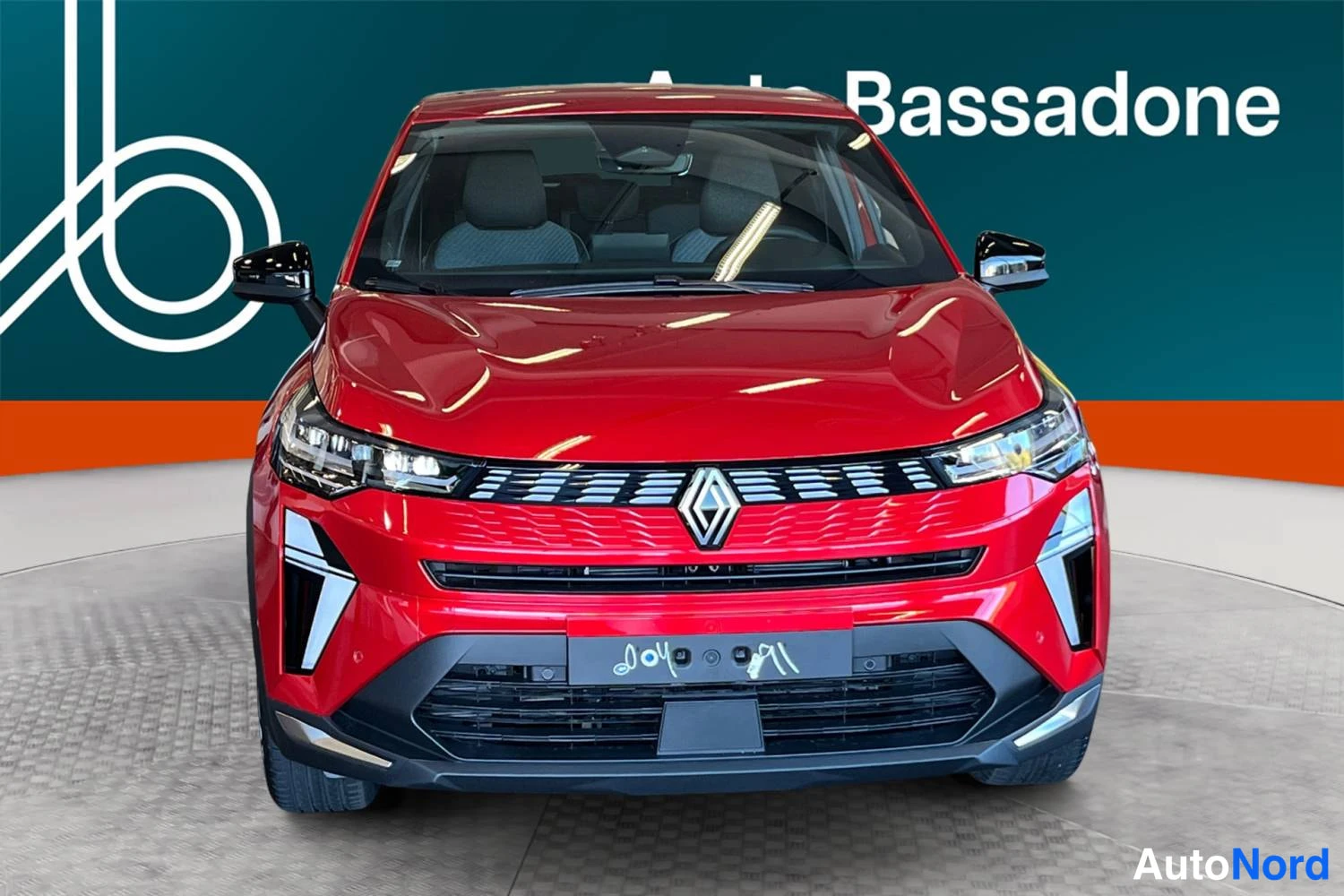 Punainen Renault Symbioz 2026, edestä, kuva 3
