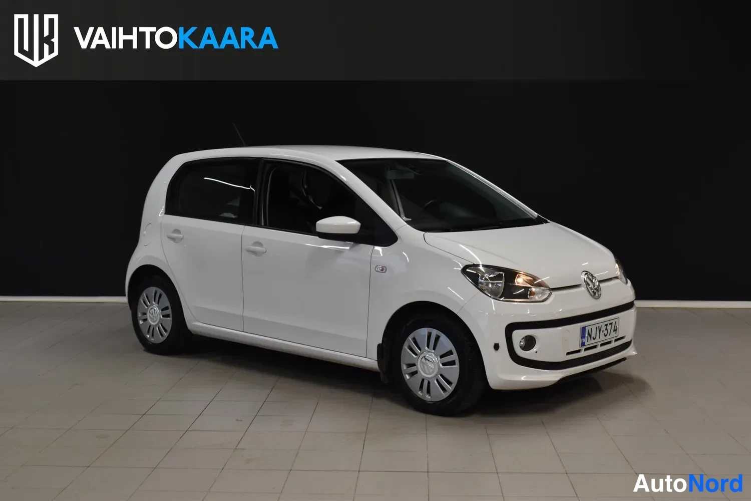 Valkoinen Volkswagen Up! 2015, etuviisto, keula oikealle, kuva 4
