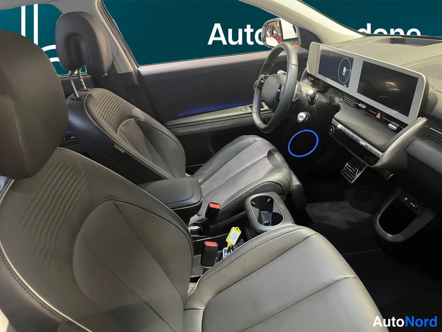 Valkoinen Hyundai Ioniq 5 2024, kuva 15