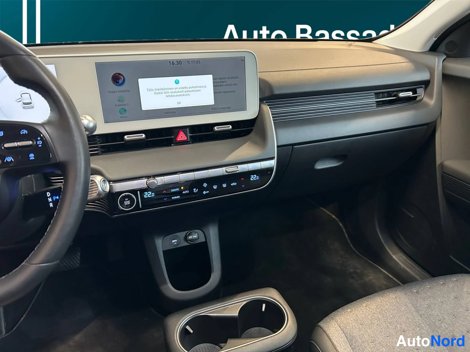 Sininen Hyundai Ioniq5 2024, kuva 14