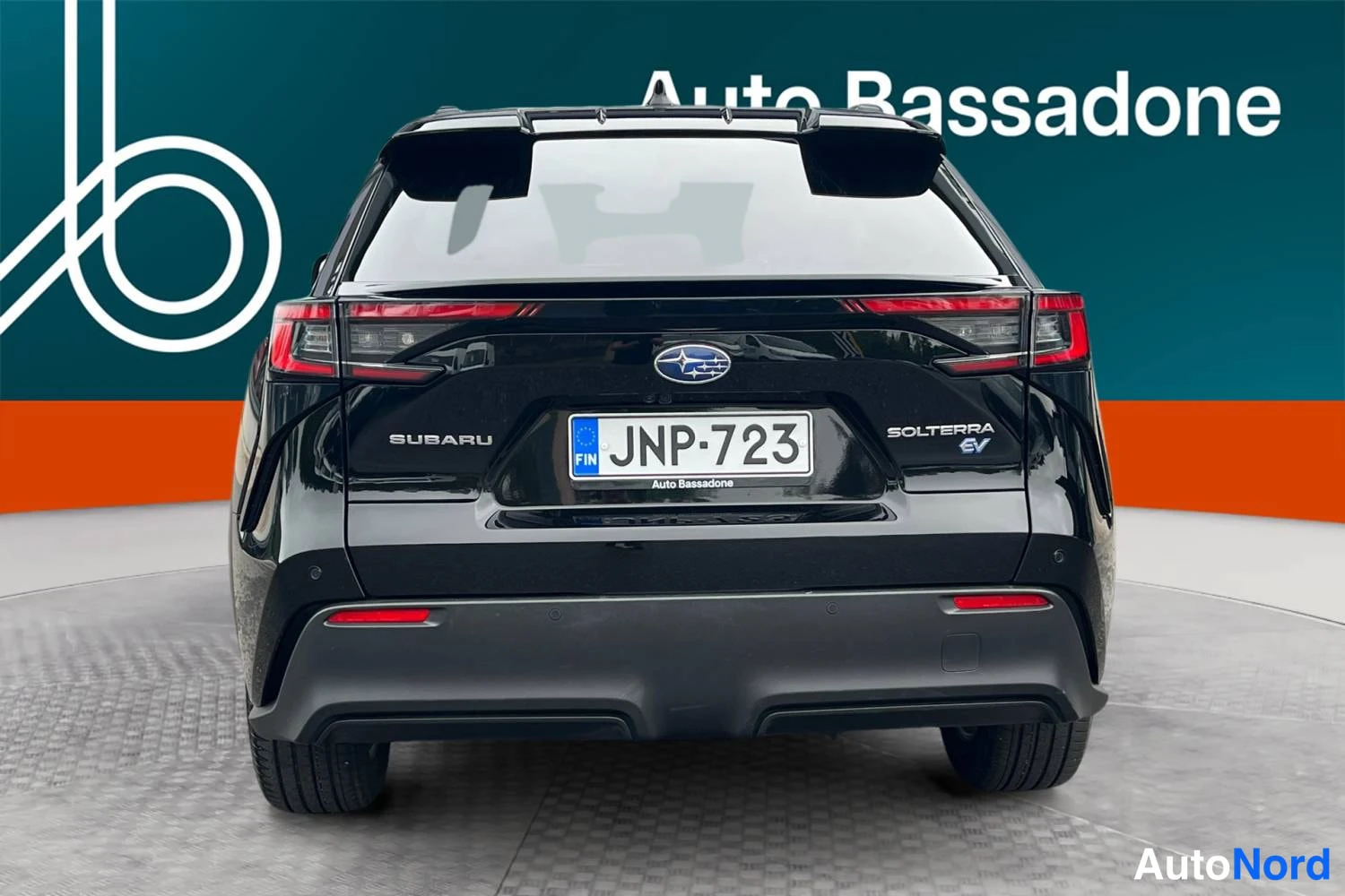 Musta Subaru Solterra 2024, takaa, kuva 8