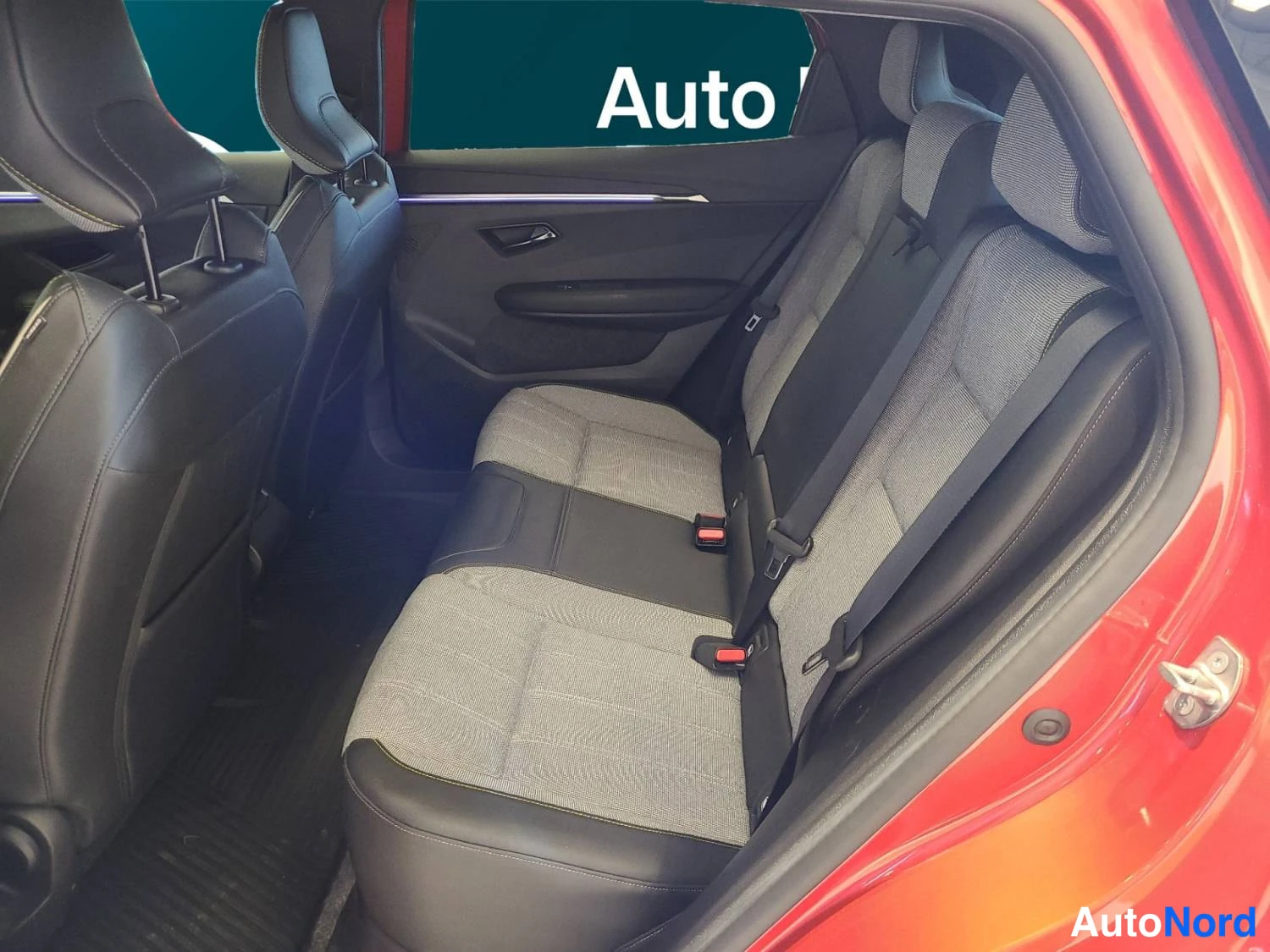 Punainen Renault Scenic E-Tech electric 2025, kuva 15