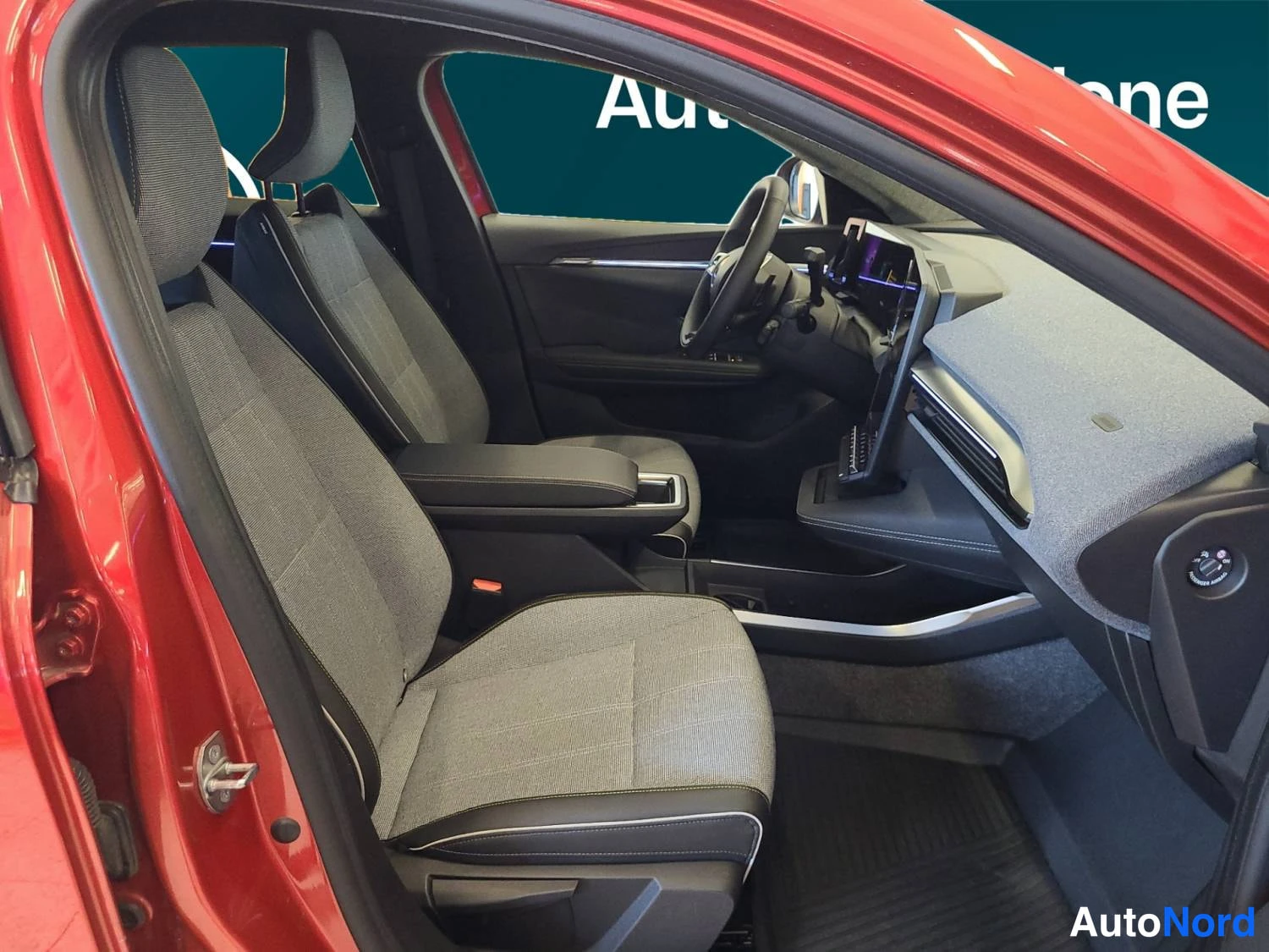 Punainen Renault Scenic E-Tech electric 2025, kuva 16