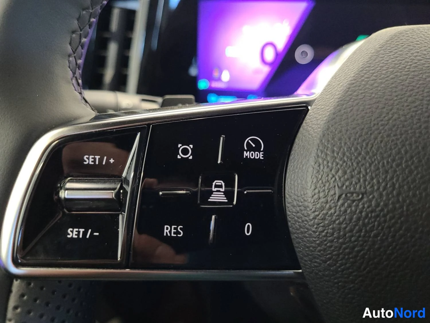 Punainen Renault Scenic E-Tech electric 2025, kuva 18