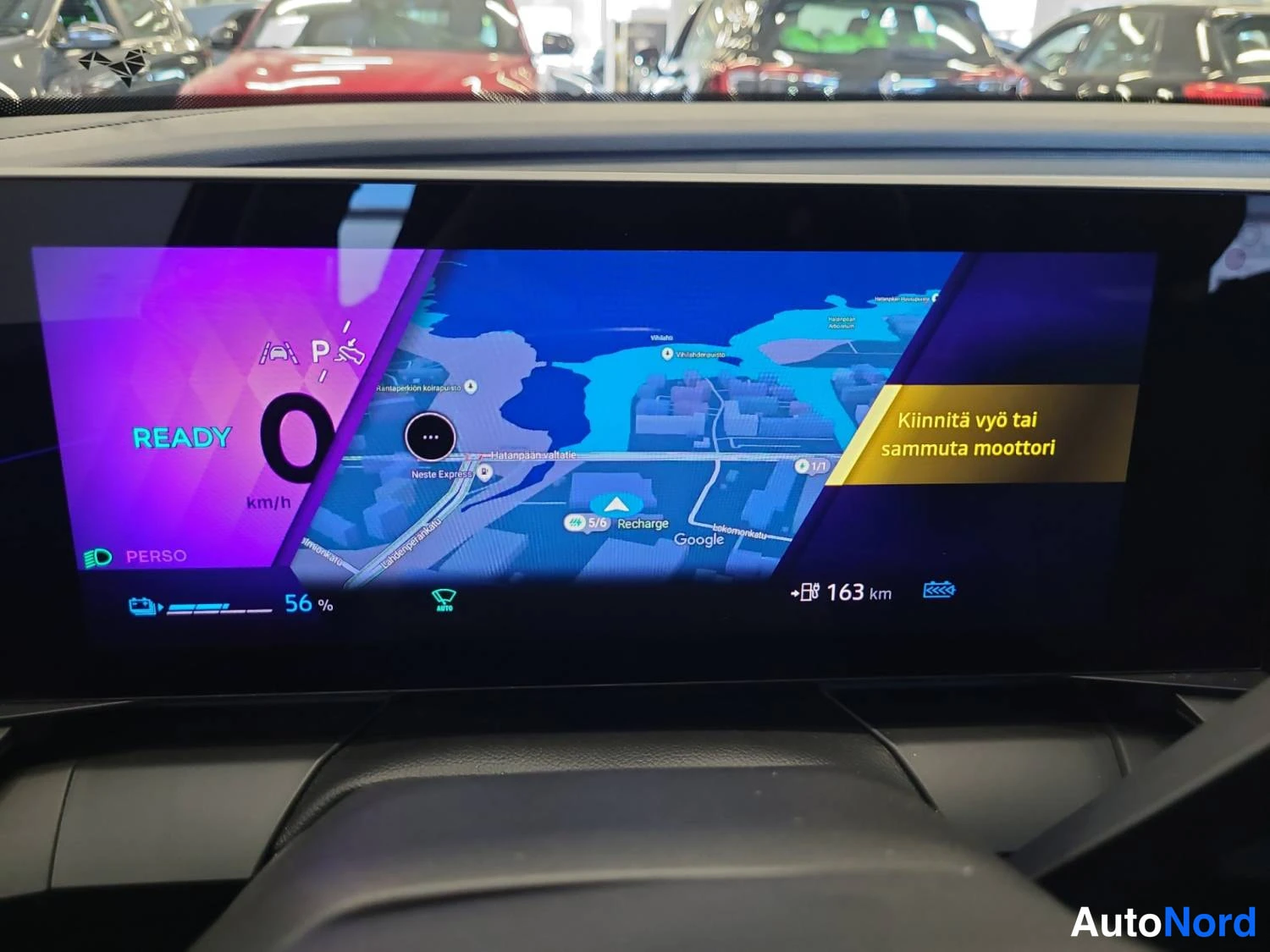 Punainen Renault Scenic E-Tech electric 2025, kuva 23