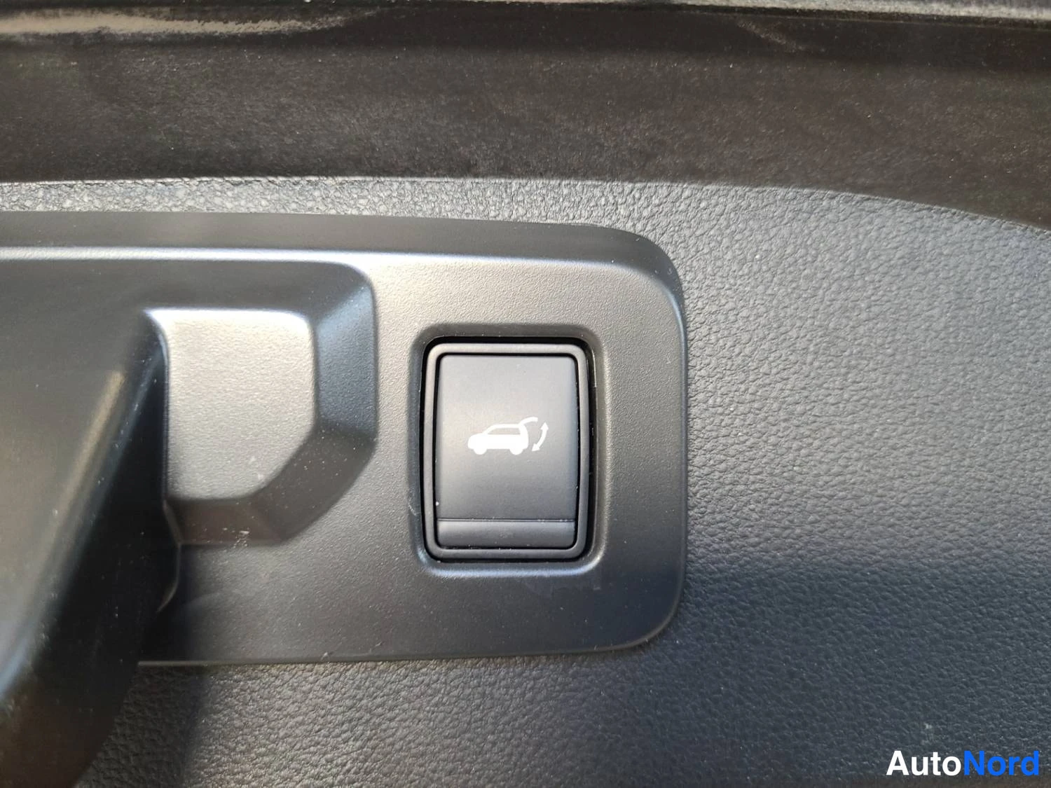 Punainen Renault Scenic E-Tech electric 2025, kuva 26