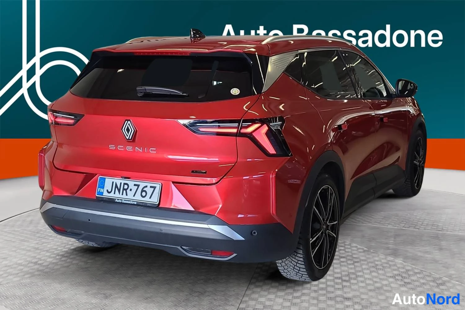 Punainen Renault Scenic E-Tech electric 2025, takaviisto, kuva 9