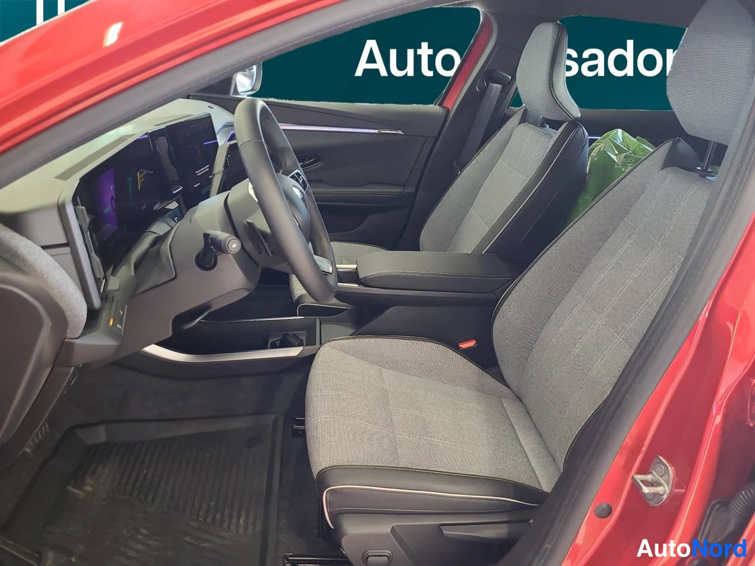 Punainen Renault Scenic E-Tech electric 2025, kuva 11
