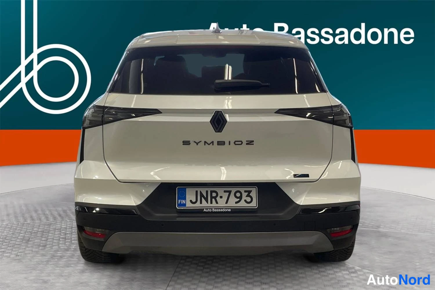 Valkoinen Renault Symbioz 2026, takaa, kuva 8