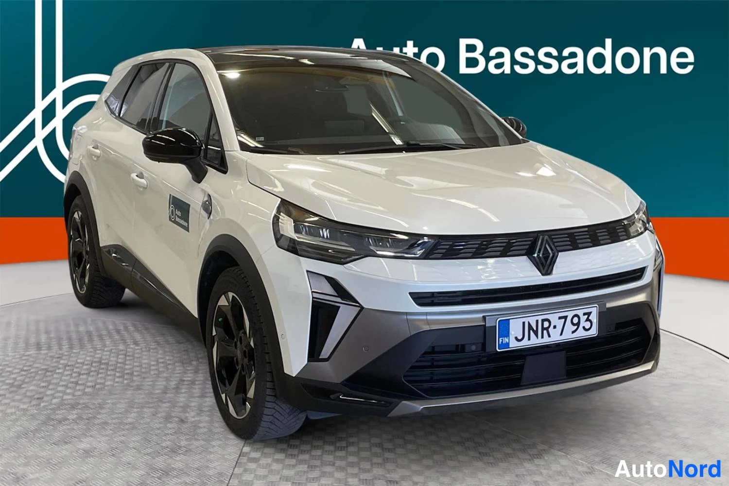 Valkoinen Renault Symbioz 2026, etuviisto, keula oikealle, kuva 3