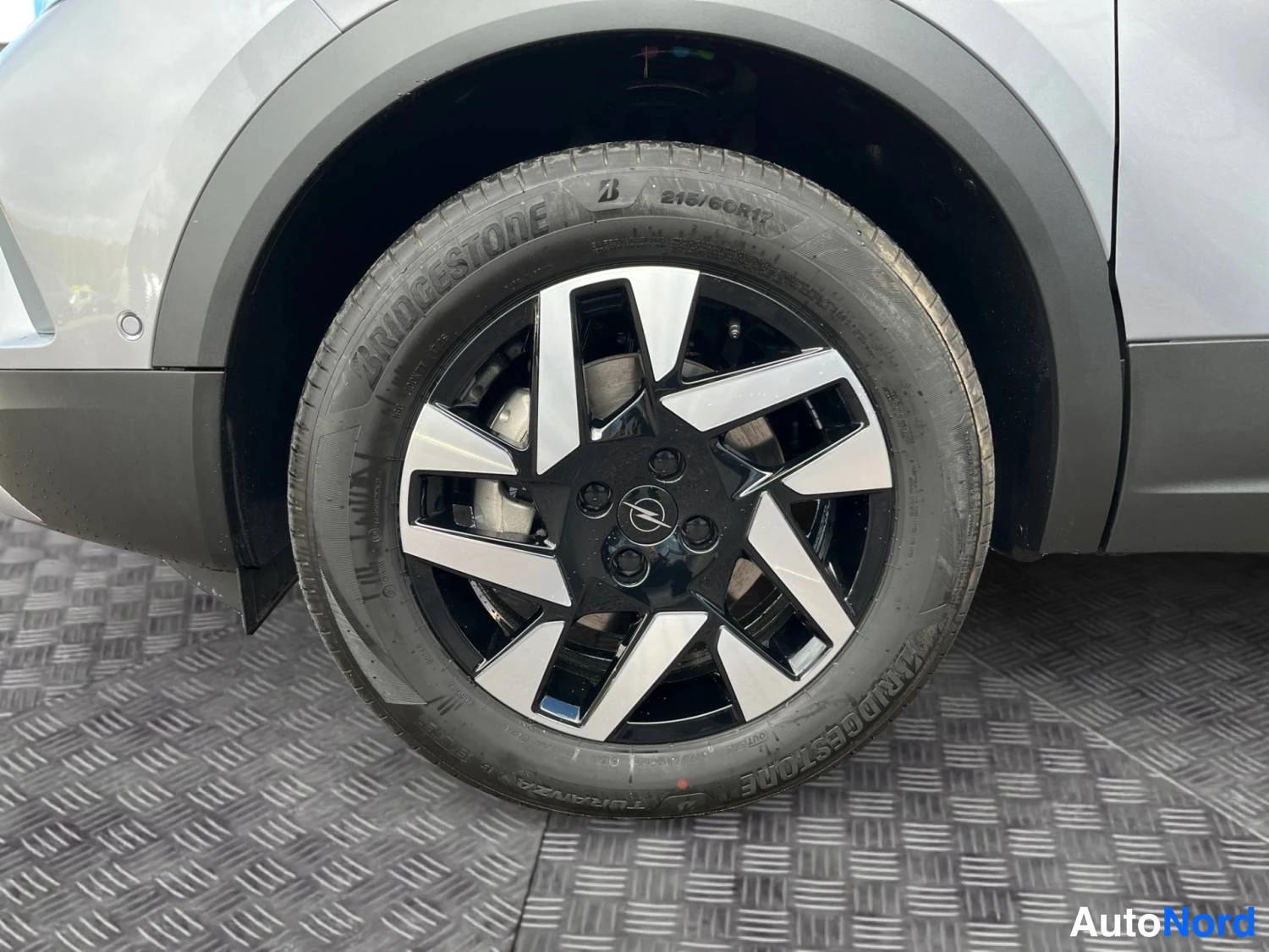 Grey Opel Mokka 2026, photo 12
