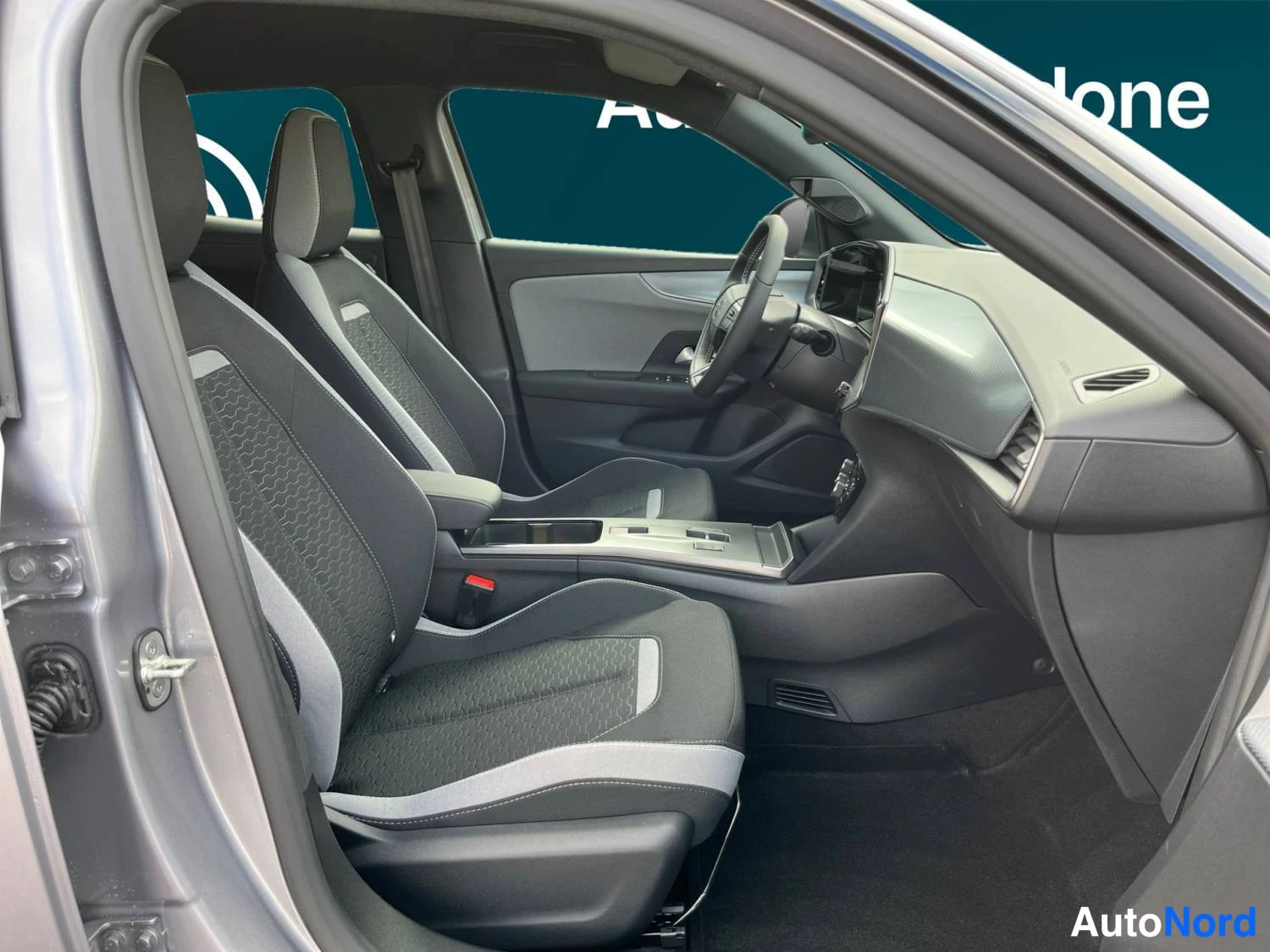 Grey Opel Mokka 2026, photo 16