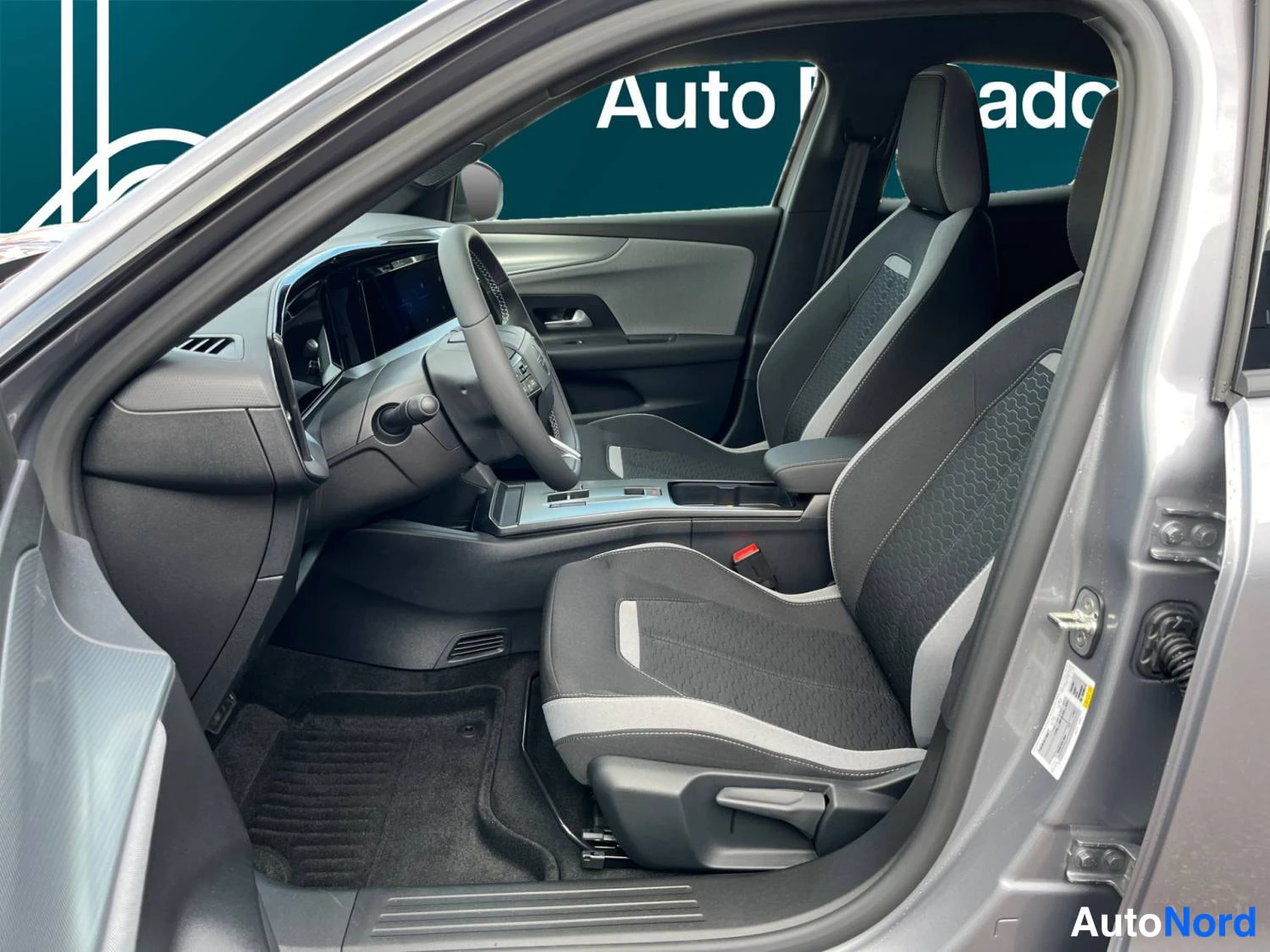 Grey Opel Mokka 2026, photo 15