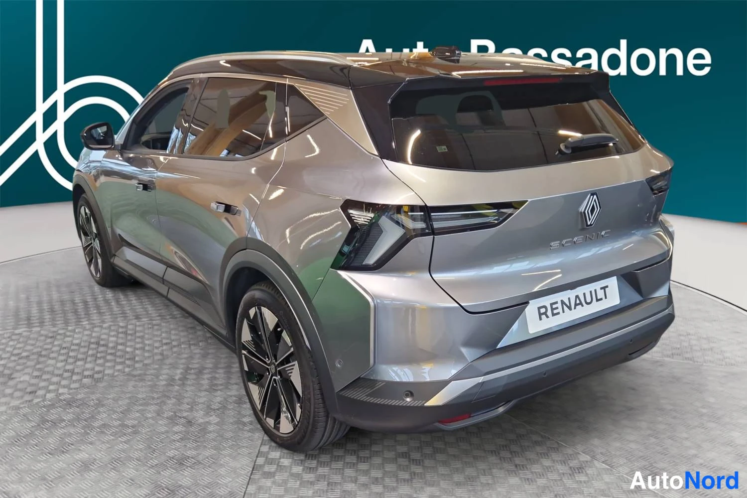 Harmaa Renault Scenic E-Tech electric 2026, takaviisto, kuva 4