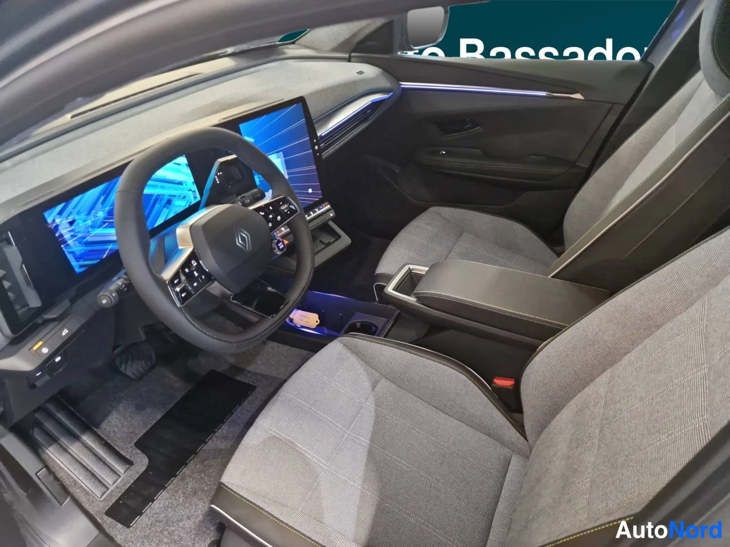 Harmaa Renault Scenic E-Tech electric 2026, kuva 8