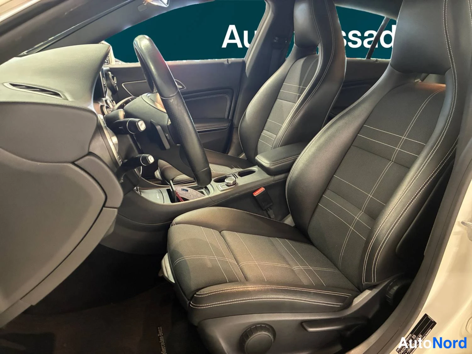 Valkoinen Mercedes-Benz CLA 180 2016, kuva 12