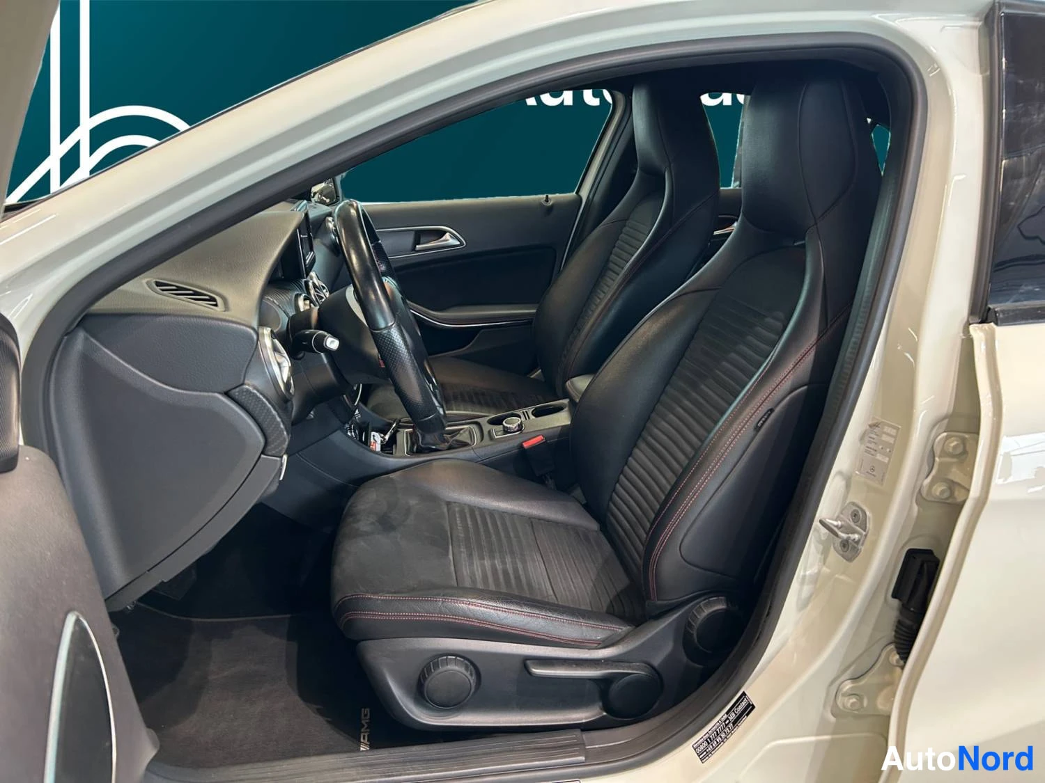 White Mercedes-Benz A 180 2014, photo 14