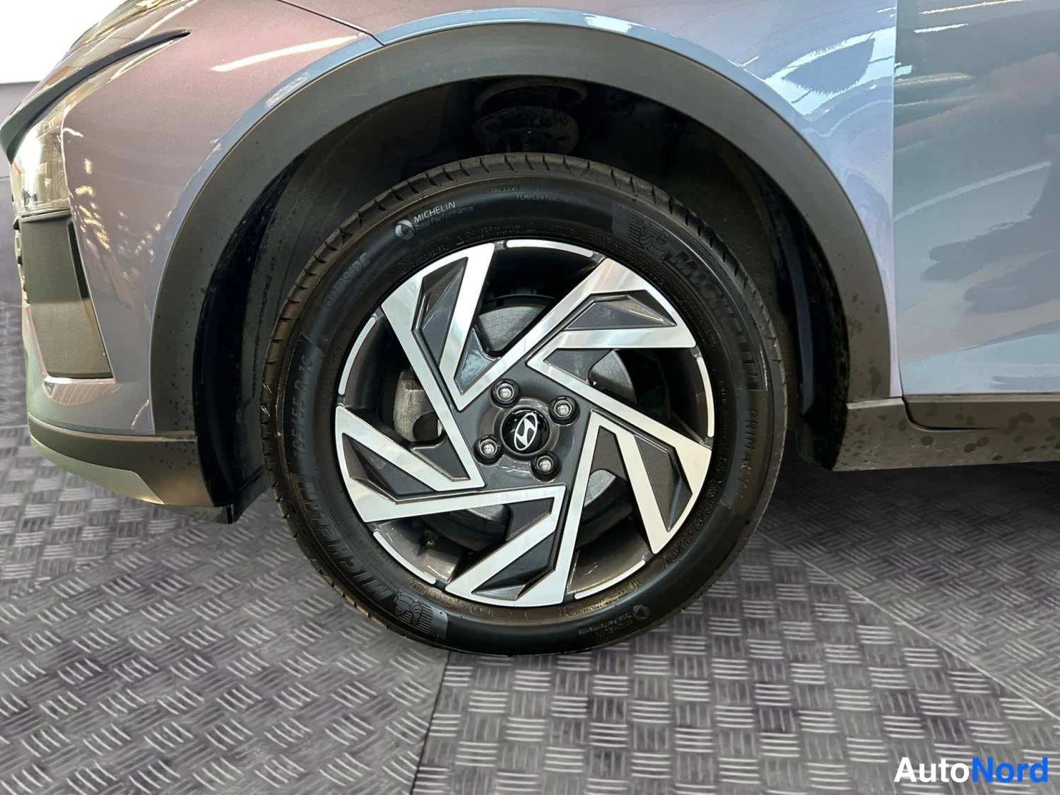 Harmaa Hyundai Bayon 2025, yksityiskohta, kuva 13