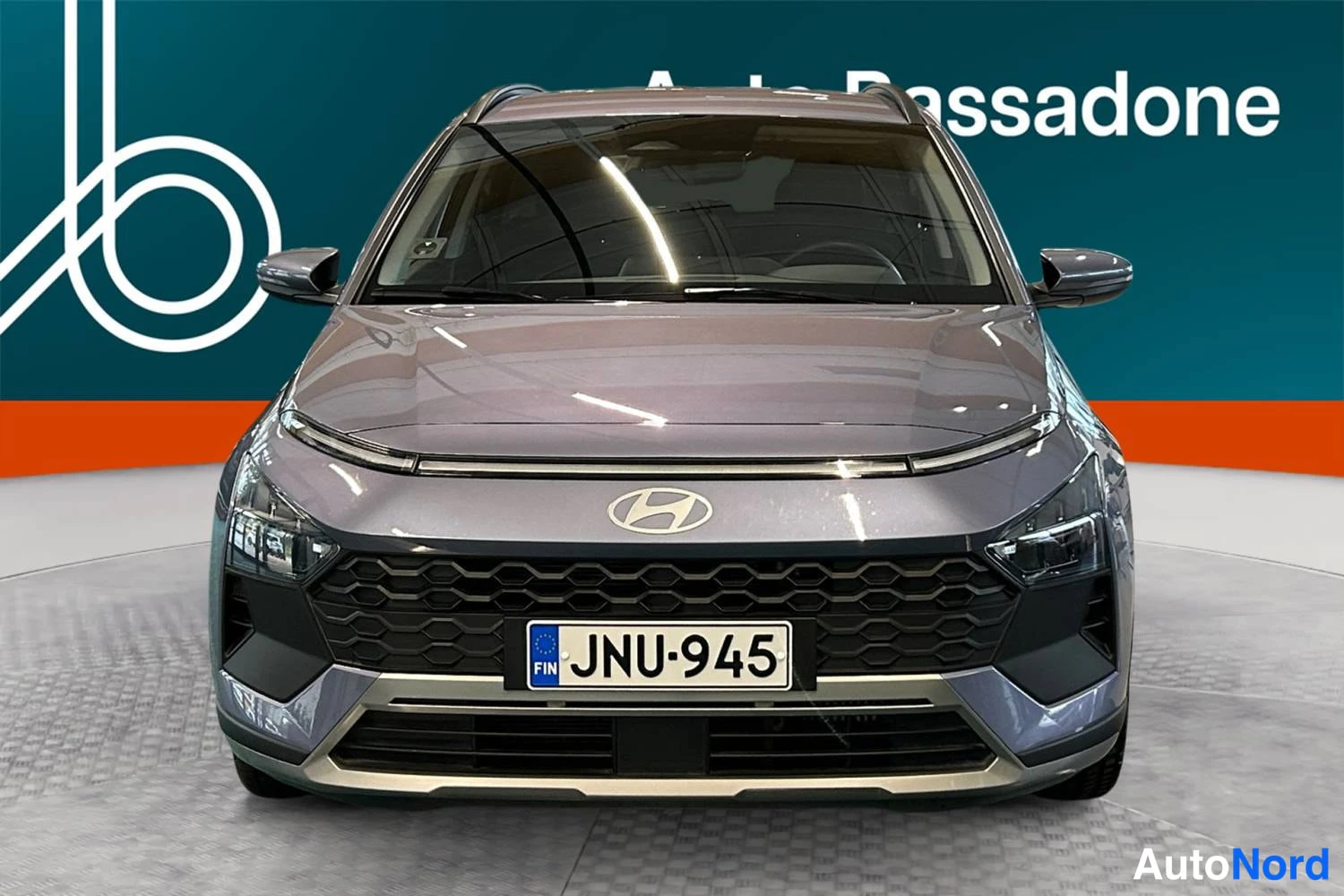 Harmaa Hyundai Bayon 2025, edestä, kuva 3