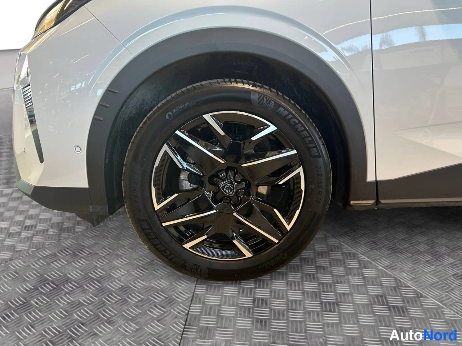 Valkoinen Peugeot 3008 2025, sivulta, kuva 5