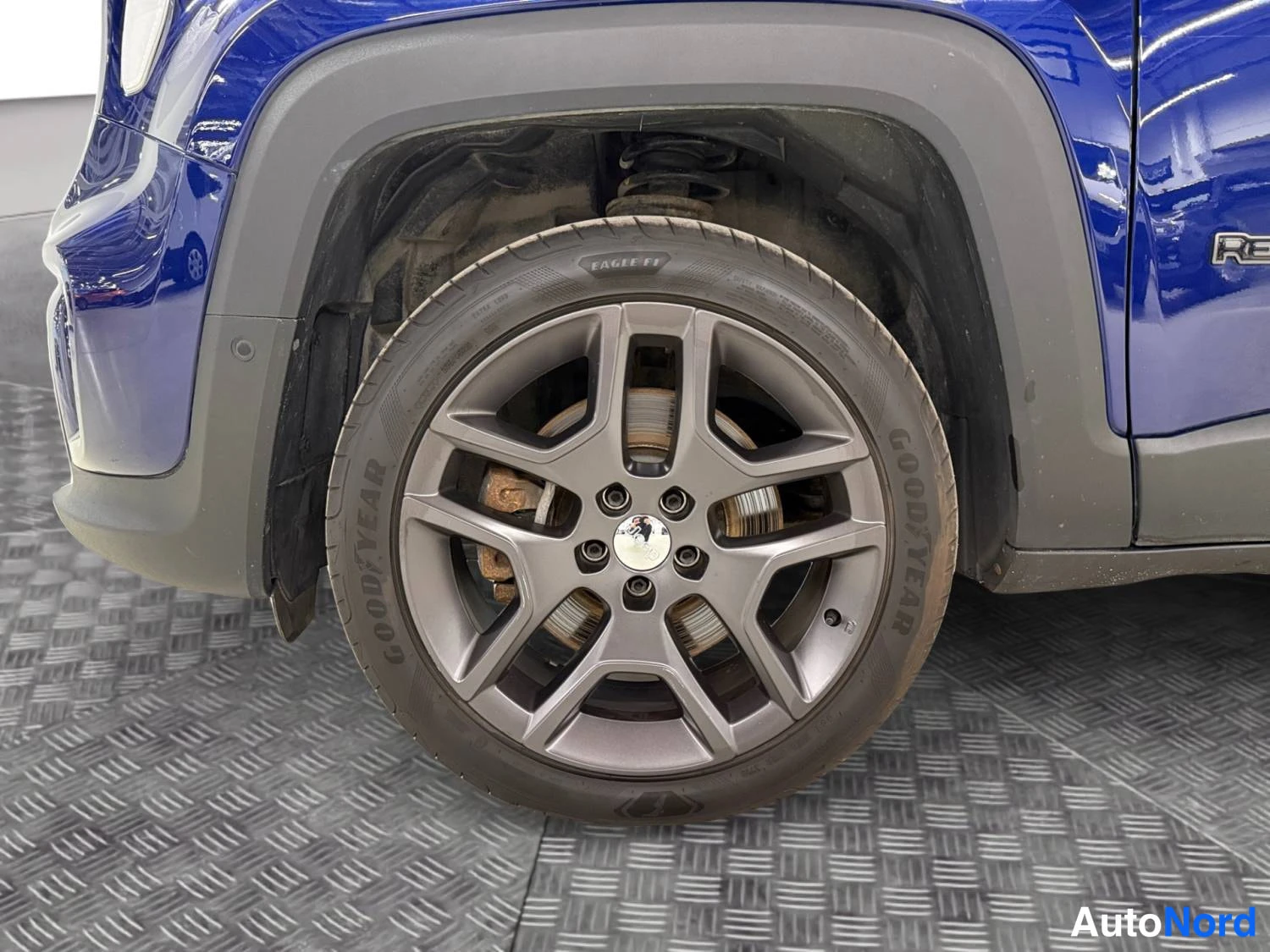 Sininen Jeep Renegade 2020, kuva 10