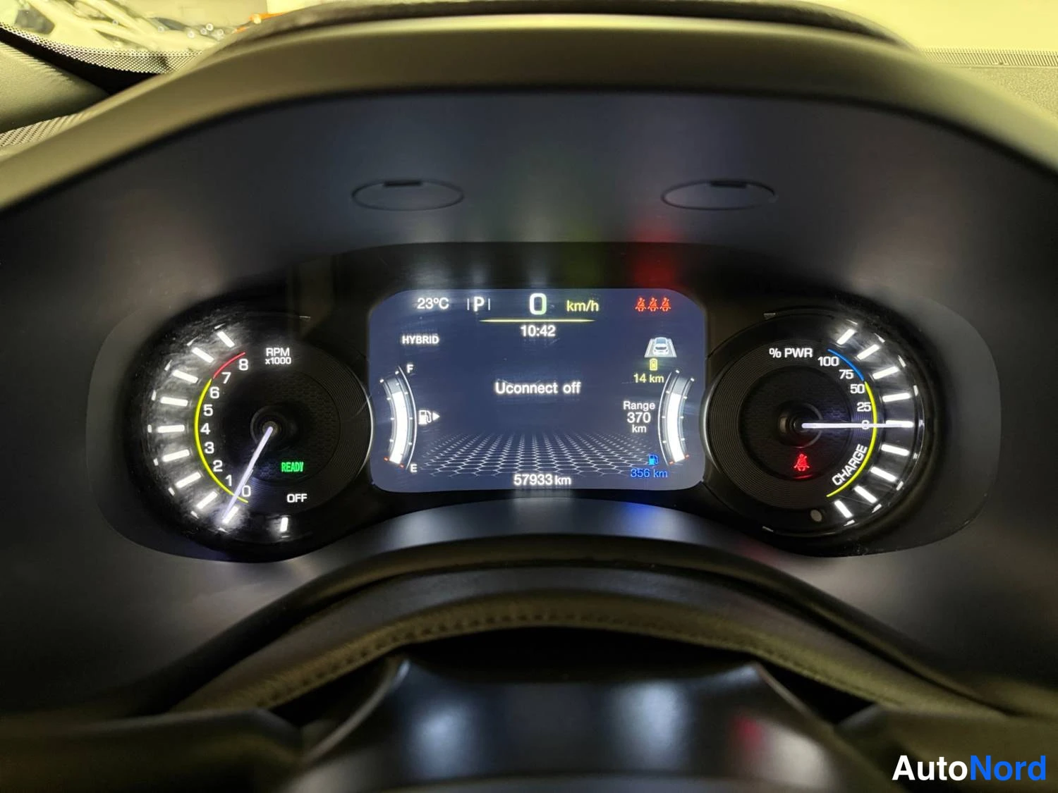 Sininen Jeep Renegade 2020, kuva 15