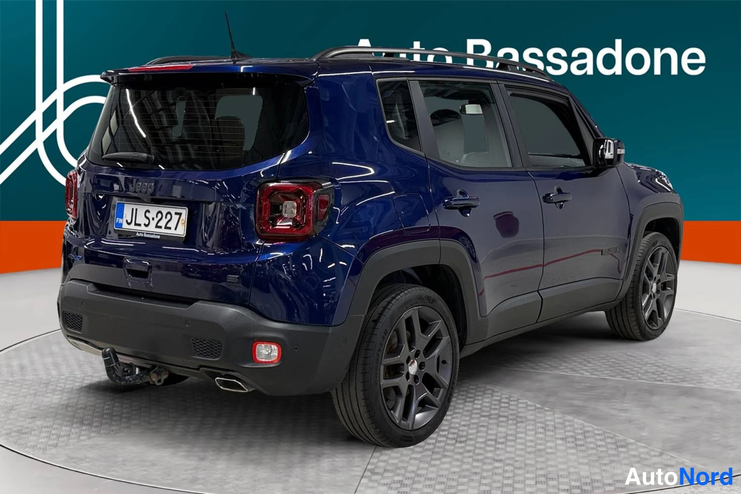 Sininen Jeep Renegade 2020, takaviisto, kuva 7