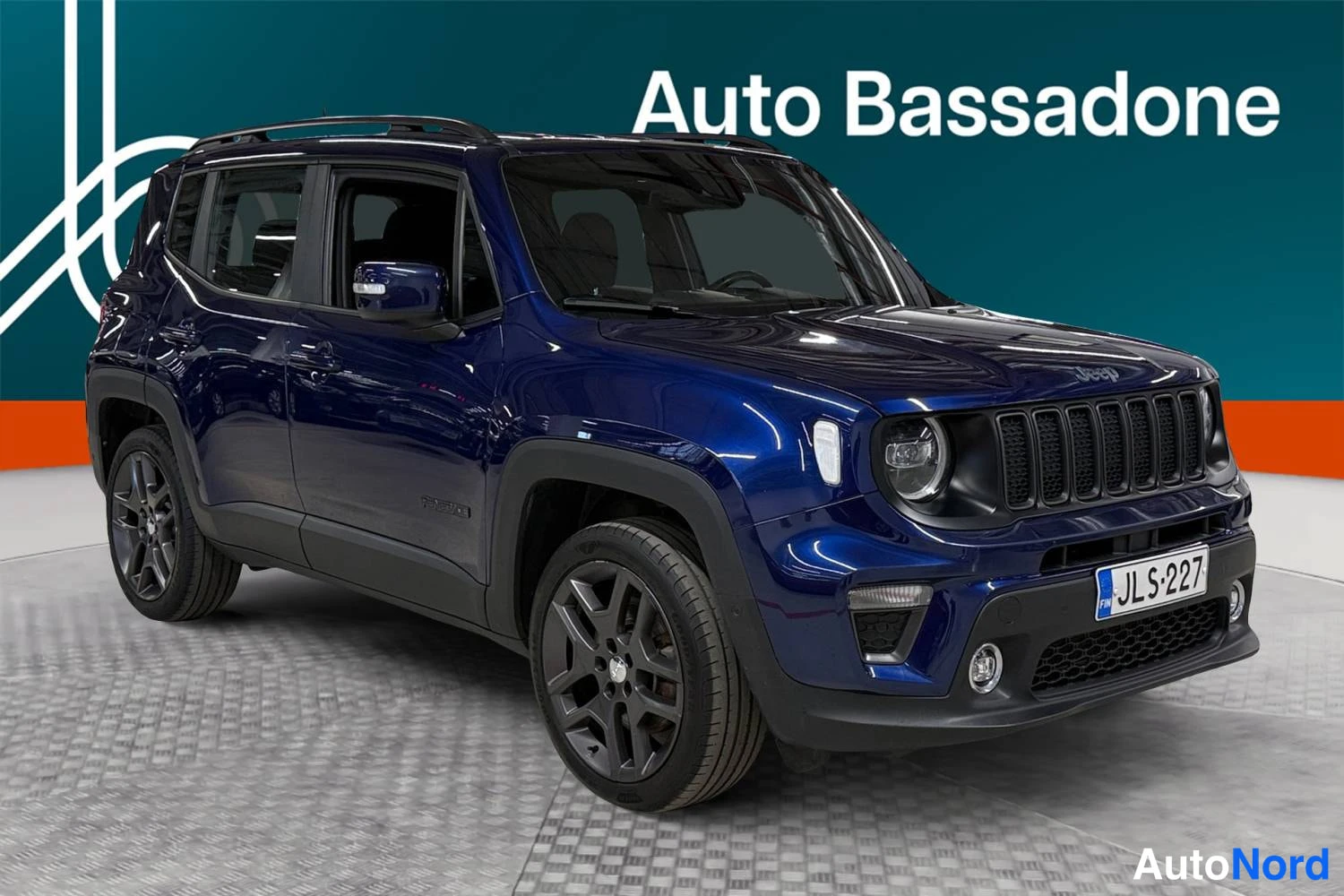 Sininen Jeep Renegade 2020, etuviisto, keula oikealle, kuva 2