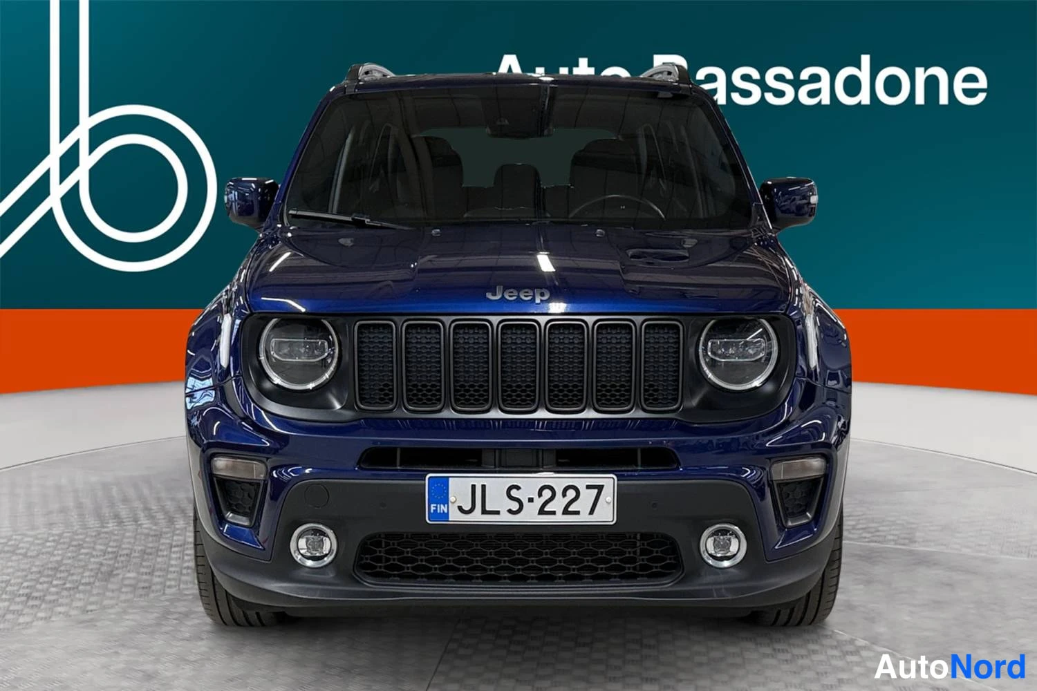 Sininen Jeep Renegade 2020, edestä, kuva 3