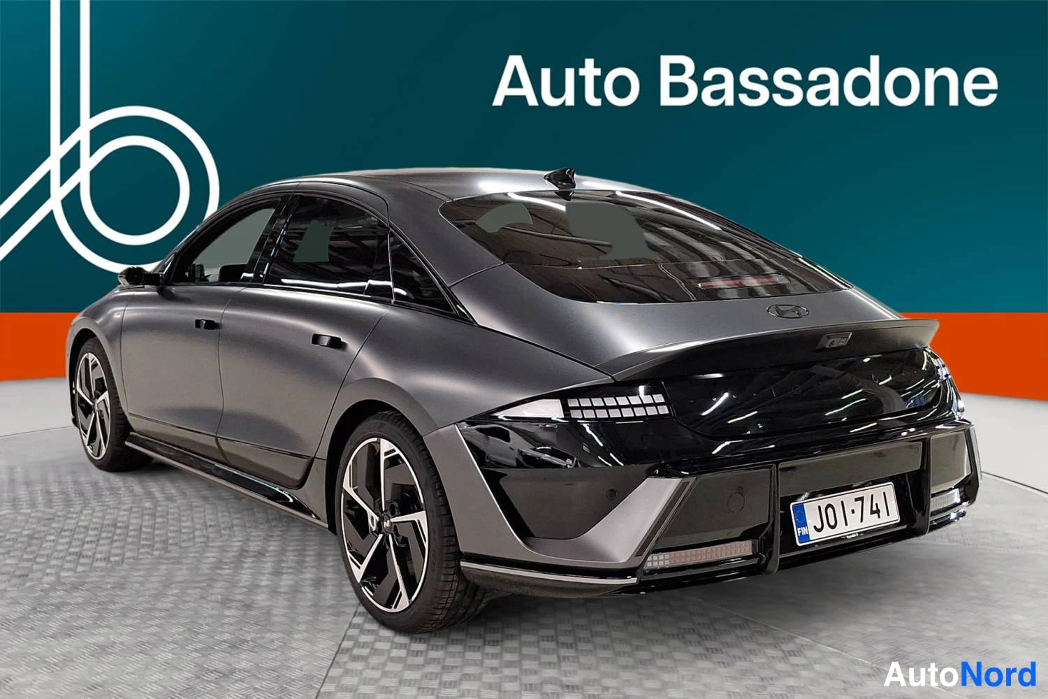 Harmaa Hyundai Ioniq 6 2026, takaviisto, kuva 6