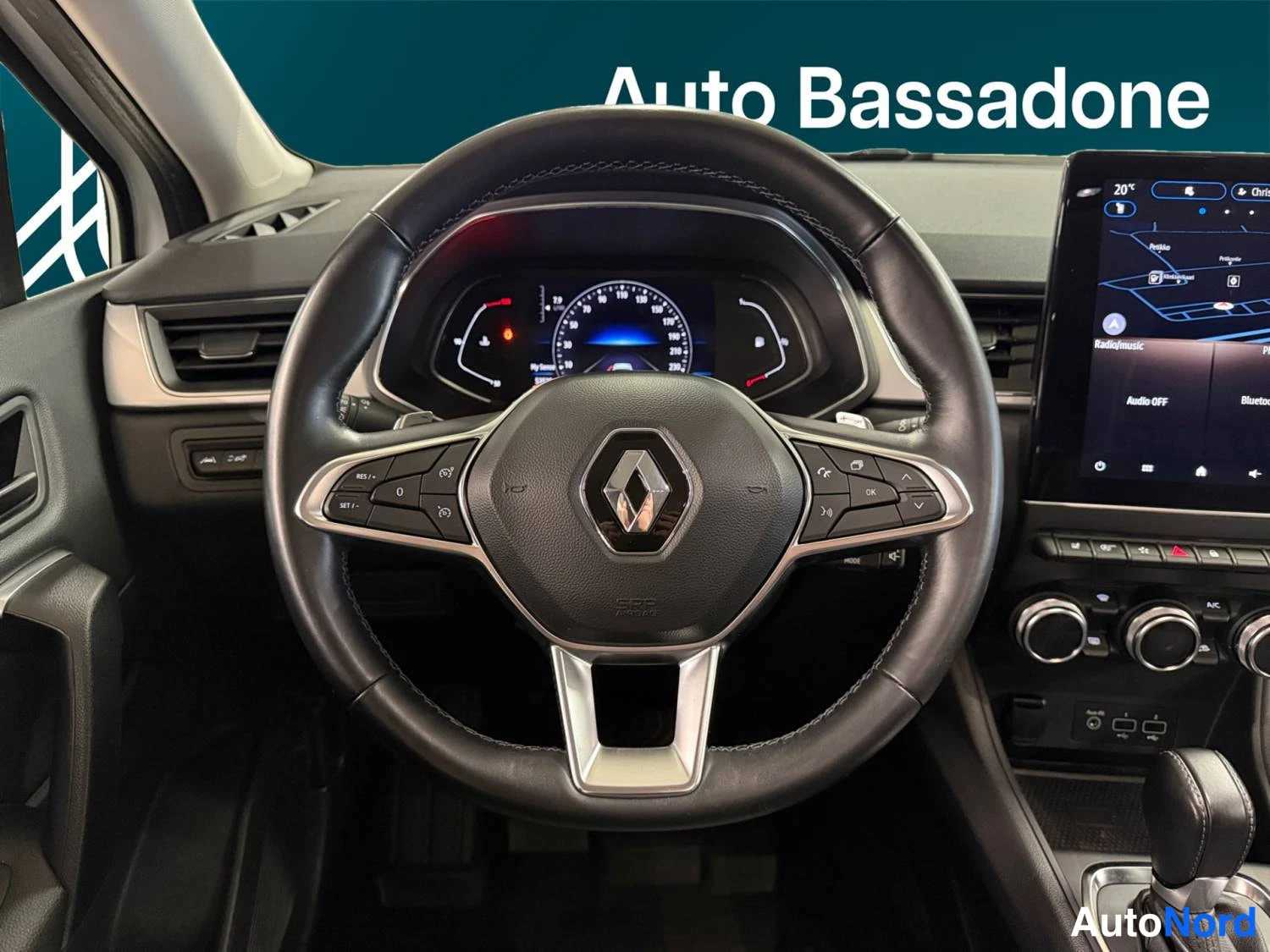 Valkoinen Renault Captur 2022, kuva 10