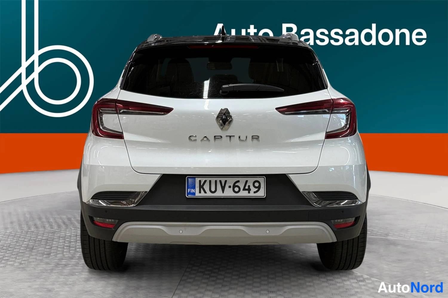 Valkoinen Renault Captur 2022, takaa, kuva 5
