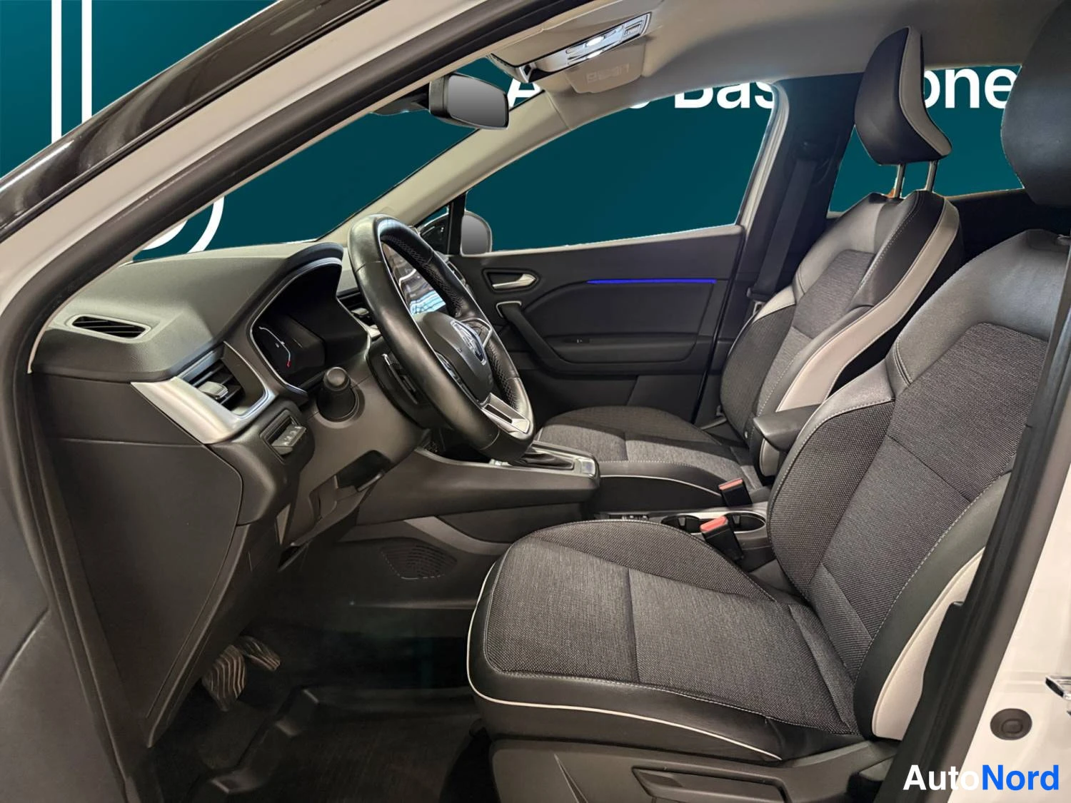 Valkoinen Renault Captur 2022, kuva 7