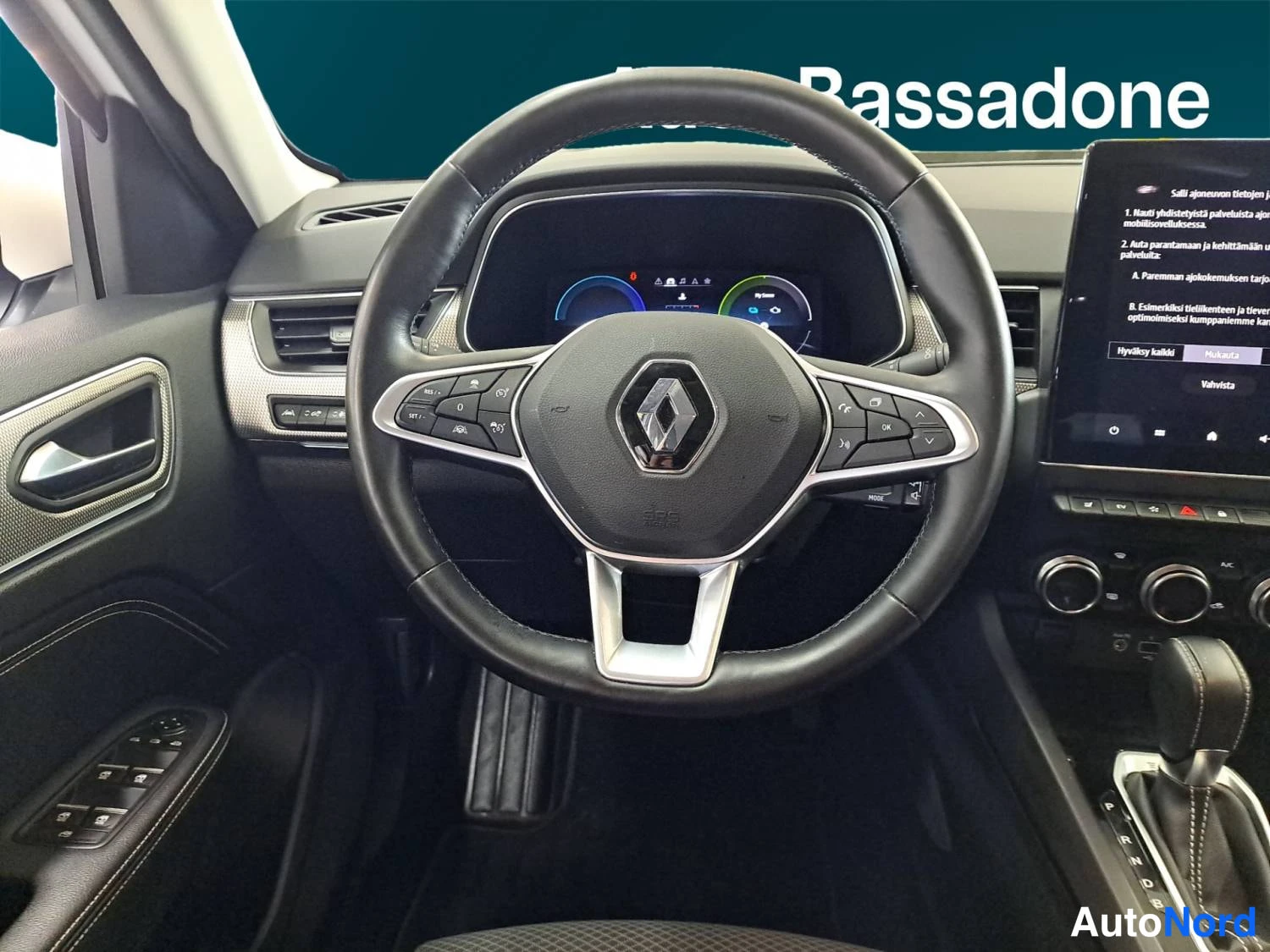 Valkoinen Renault Arkana E-TECH 2023, kuva 13