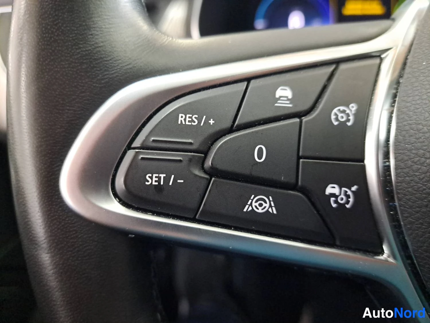 Valkoinen Renault Arkana E-TECH 2023, kuva 21