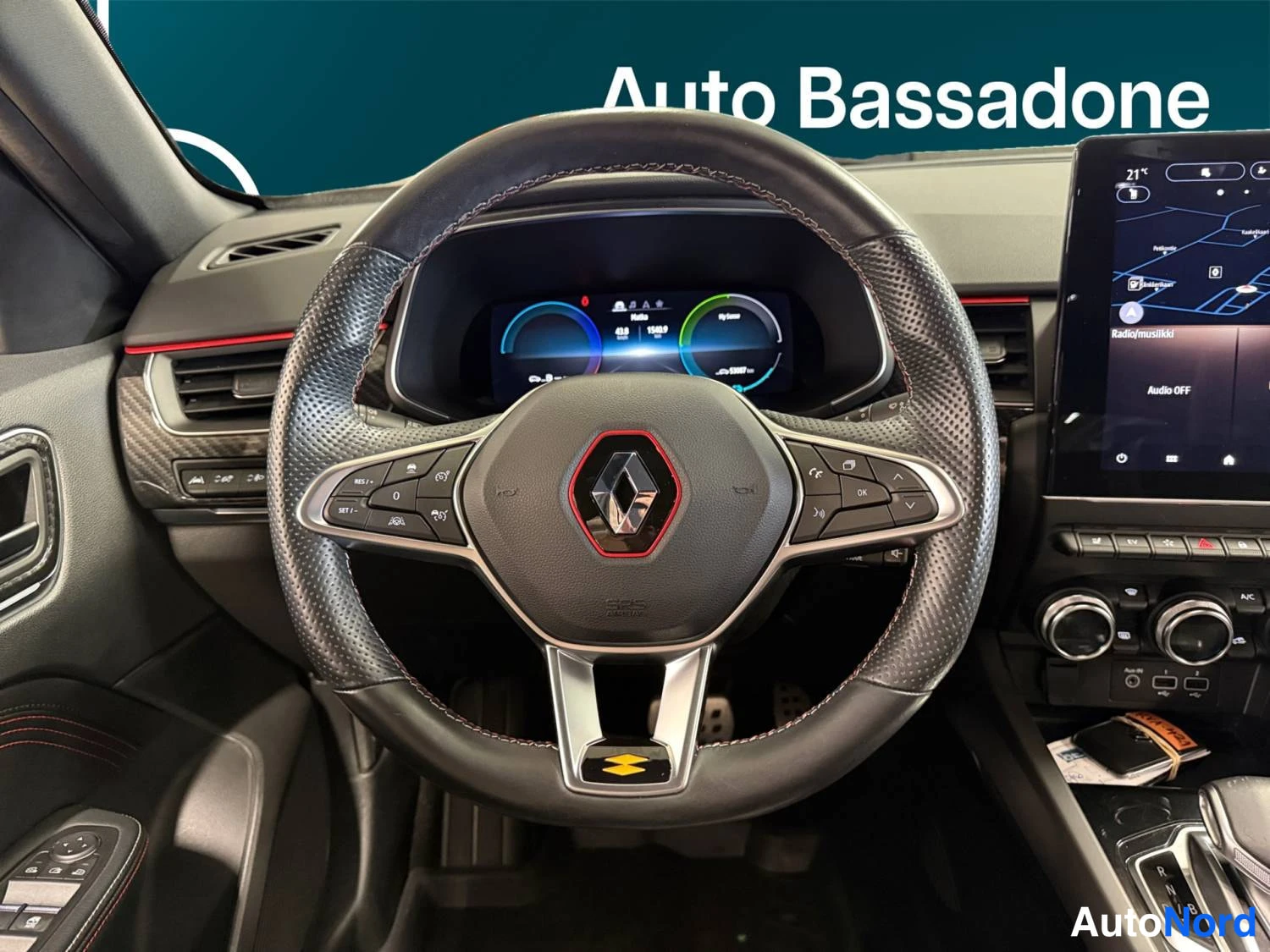 Valkoinen Renault Arkana E-TECH 2023, kuva 13