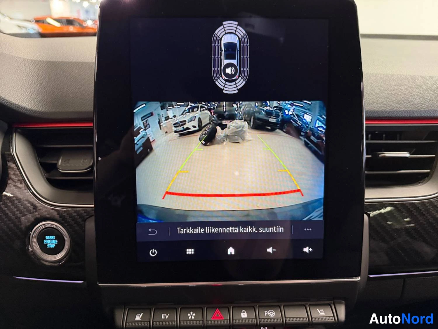 Valkoinen Renault Arkana E-TECH 2023, kuva 25