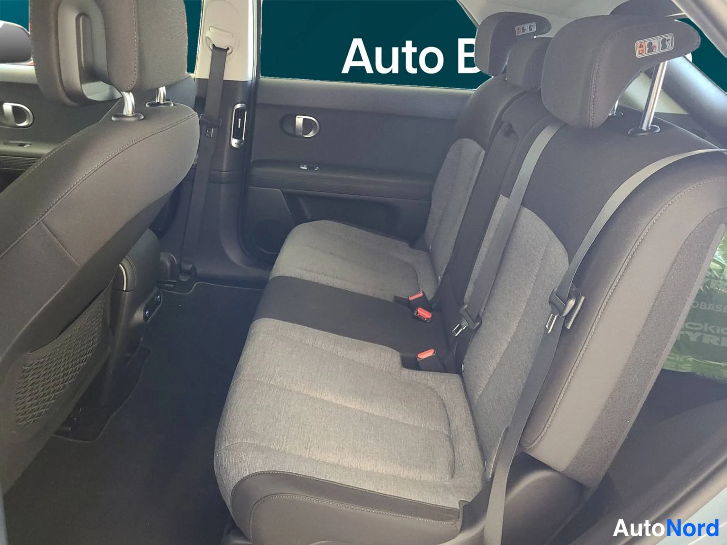 Harmaa Hyundai Ioniq 5 2023, kuva 13