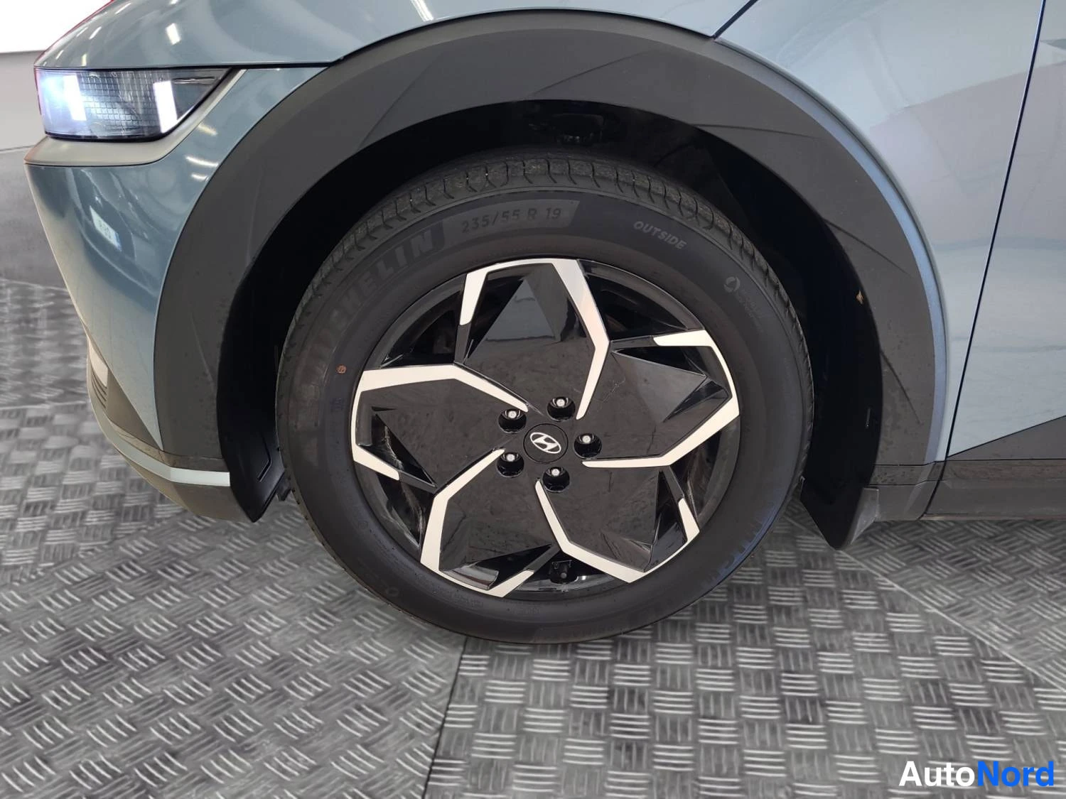 Harmaa Hyundai Ioniq 5 2023, kuva 25