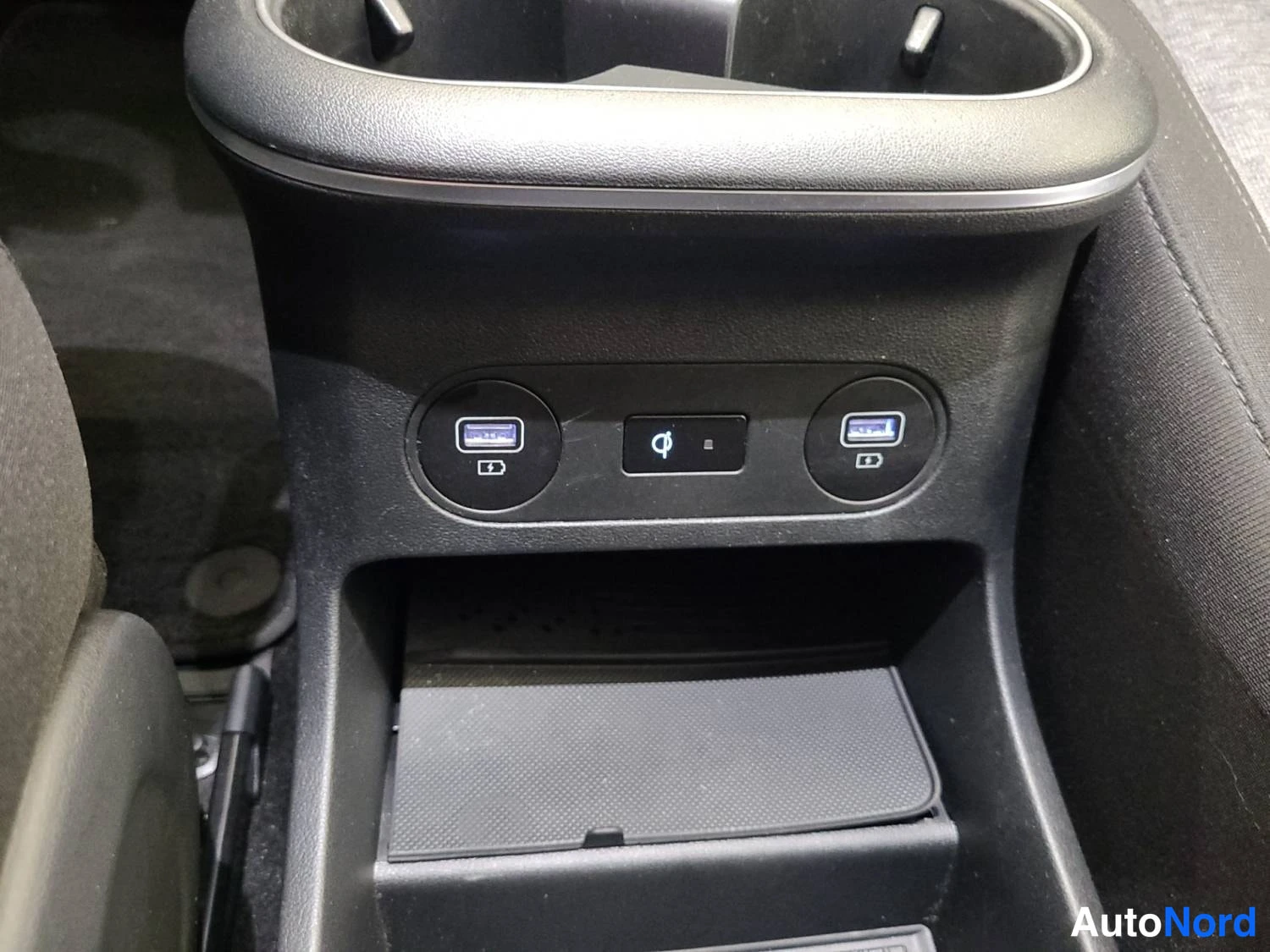 Harmaa Hyundai Ioniq 5 2023, kuva 18