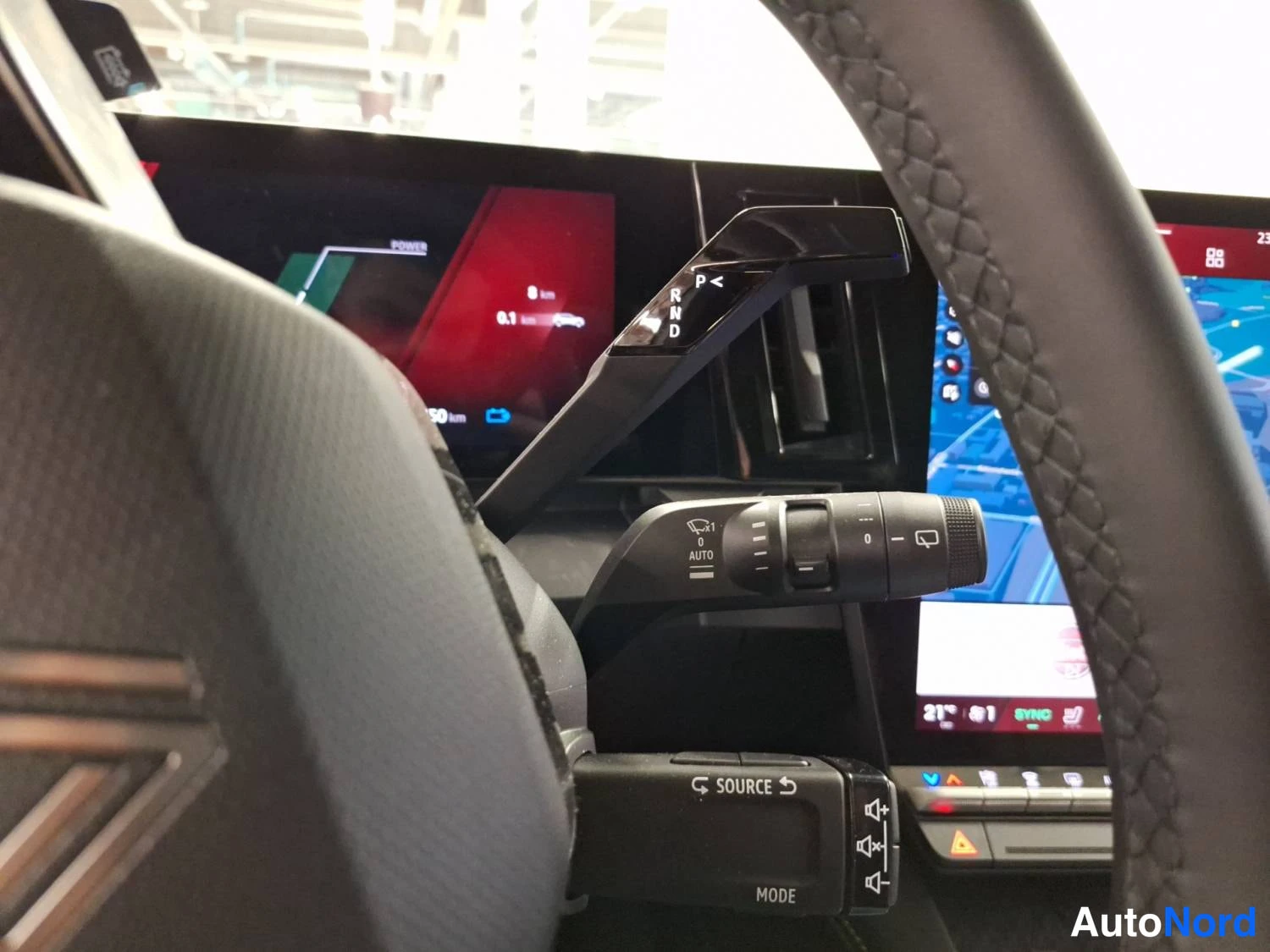 White Renault Scenic E-Tech electric 2026, front seats, photo 10
