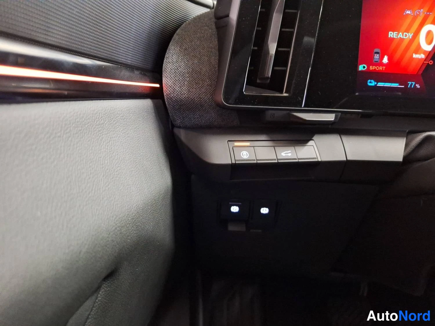 White Renault Scenic E-Tech electric 2026, front seats, photo 11