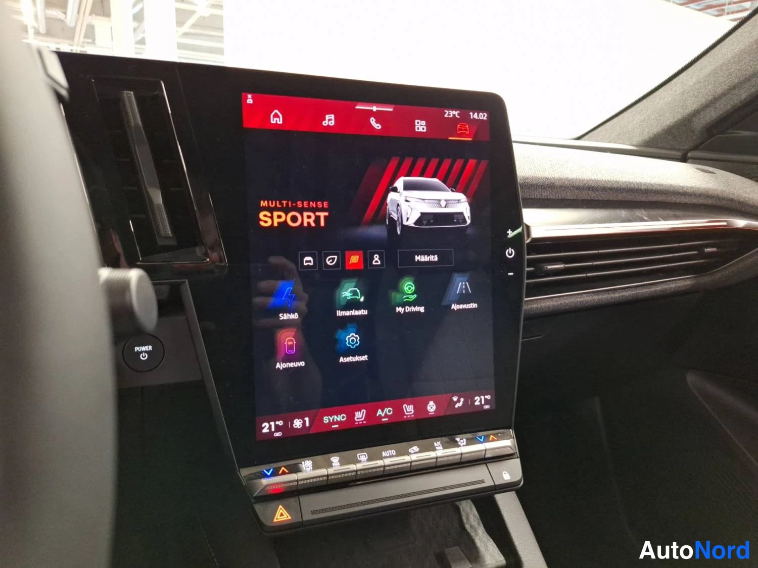 White Renault Scenic E-Tech electric 2026, photo 22
