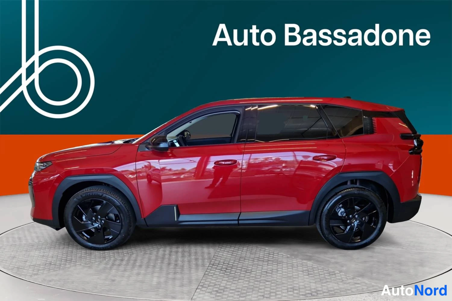 Punainen Citroen C5 aircross 2026, sivulta, kuva 5