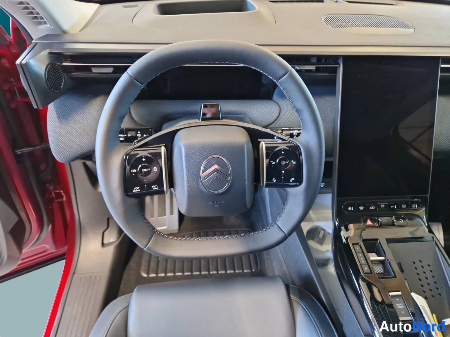 Punainen Citroen C5 aircross 2026, kuva 13