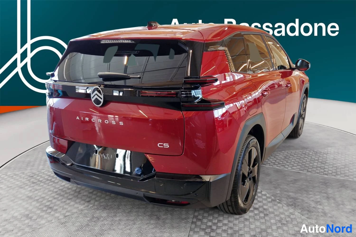 Punainen Citroen C5 aircross 2026, takaviisto, kuva 8