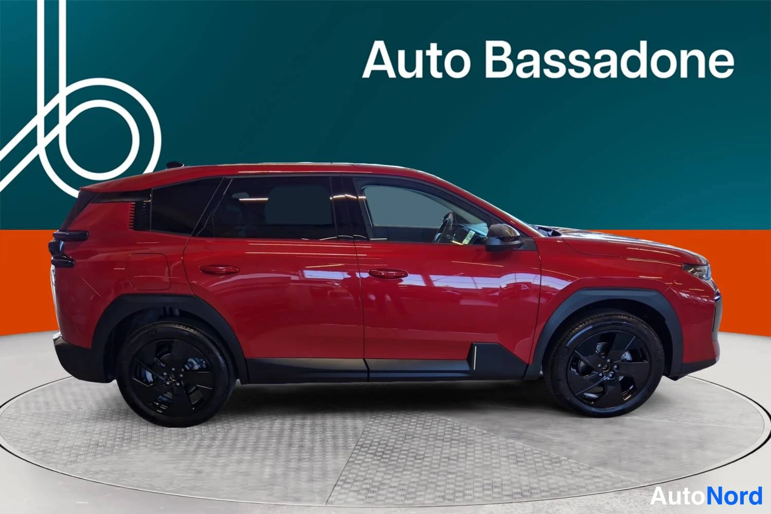 Punainen Citroen C5 aircross 2026, sivulta, kuva 6