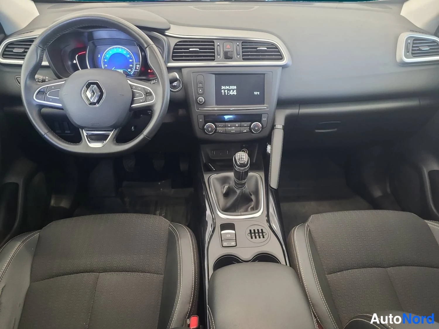 Harmaa Renault Kadjar 2016, kuva 10